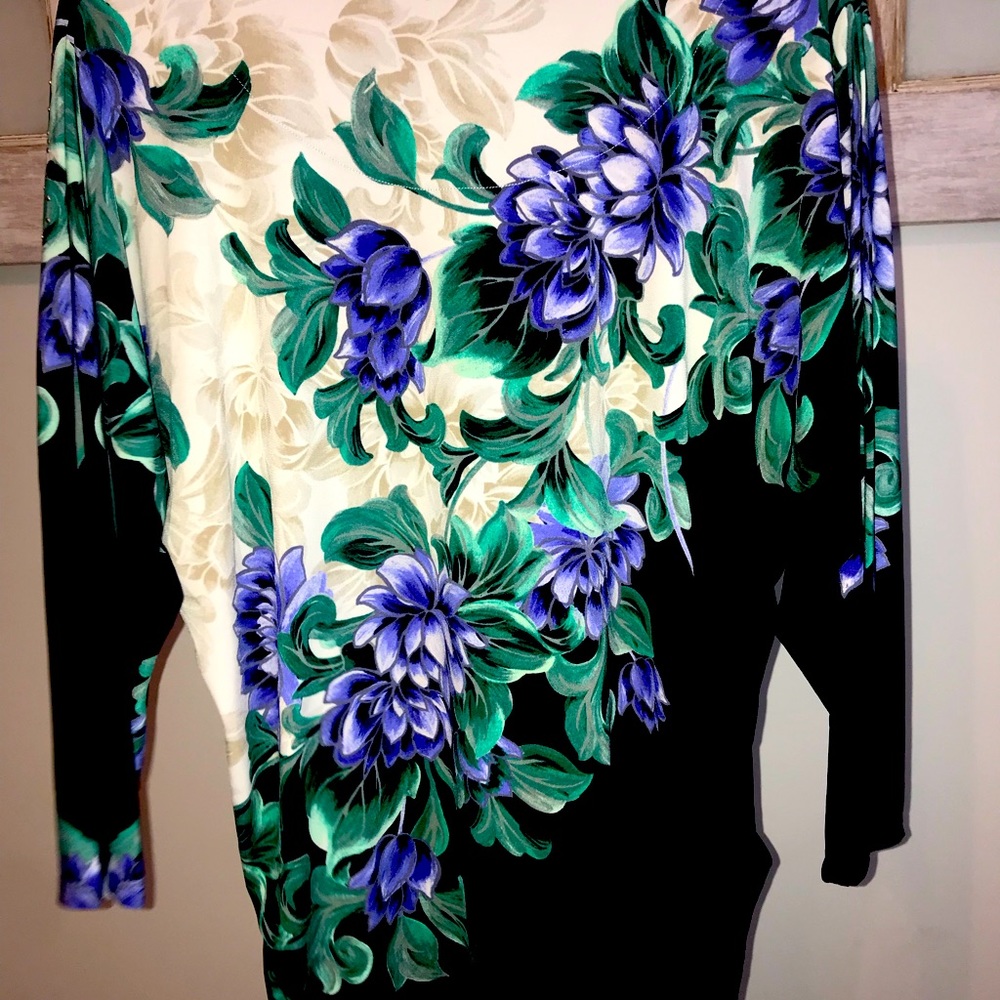 New w/tags! Beautiful JM Collection top.